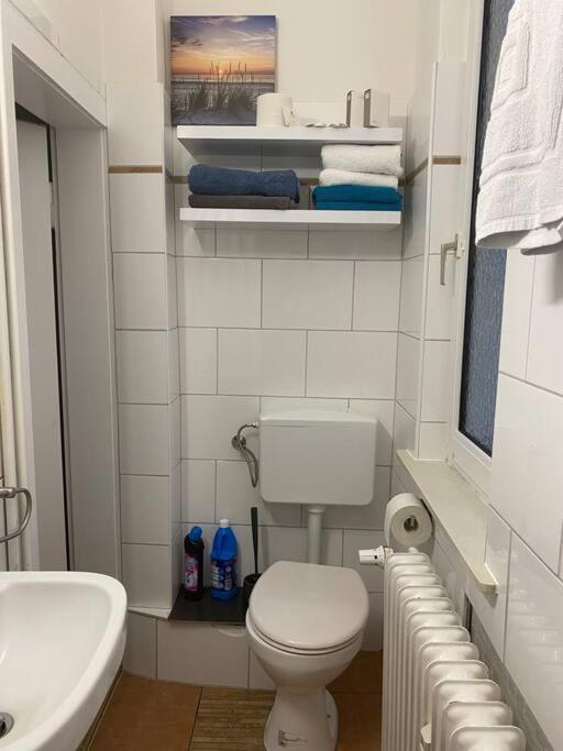 Schoene Ferienwohnung/Pendlerwohnung ユルツェン エクステリア 写真